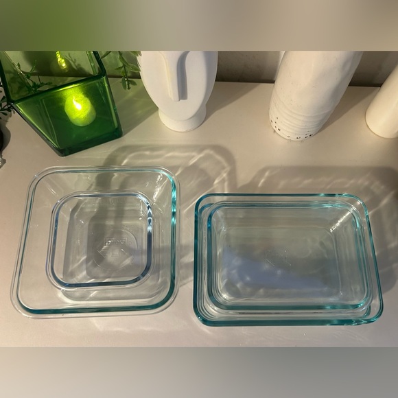 6 baking dishes (5 Pyrex) w/blue tint. - Picture 14 of 15